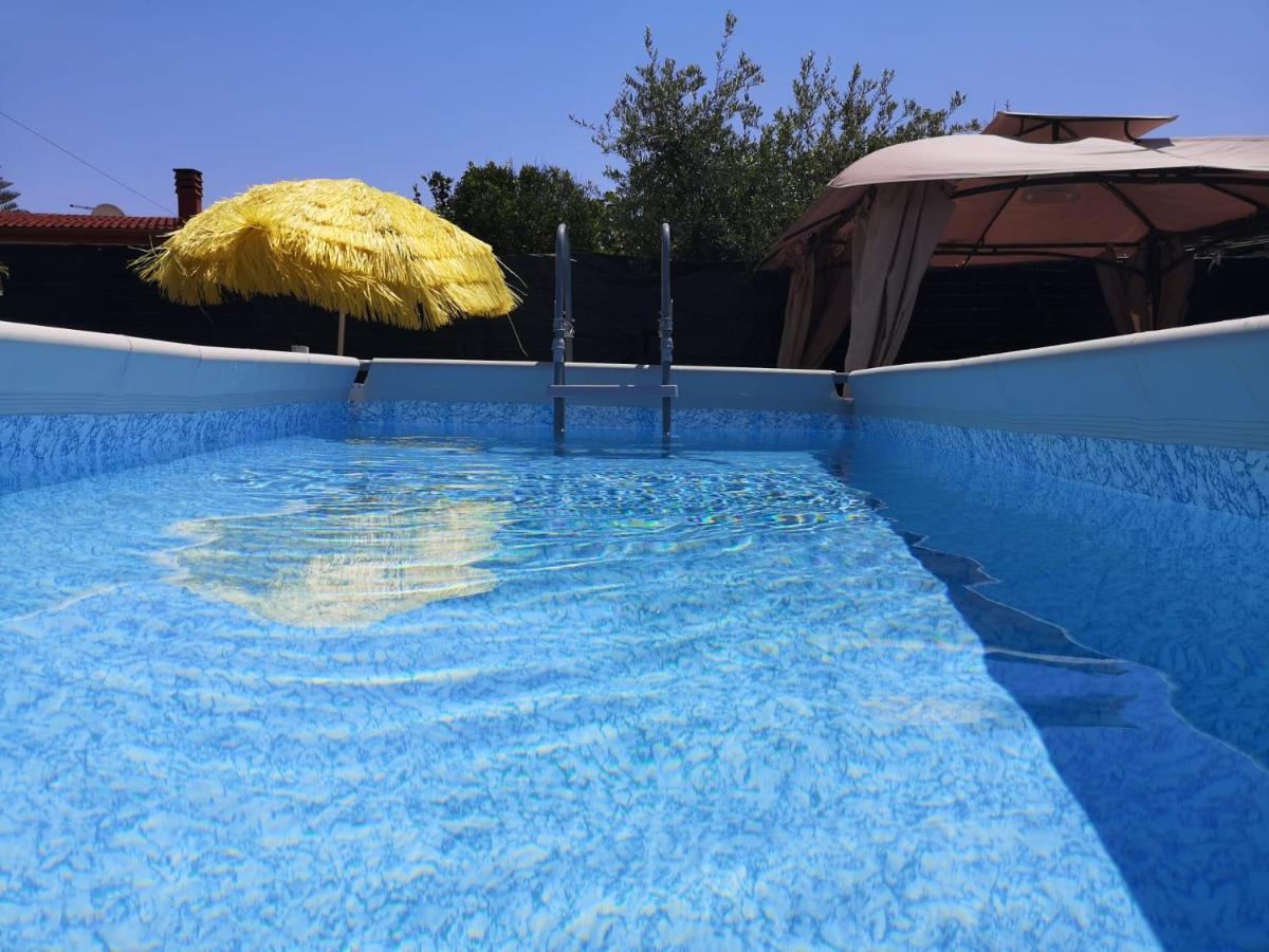 Villa Mina Con Vasca Idromassaggio Tarent Zewnętrze zdjęcie